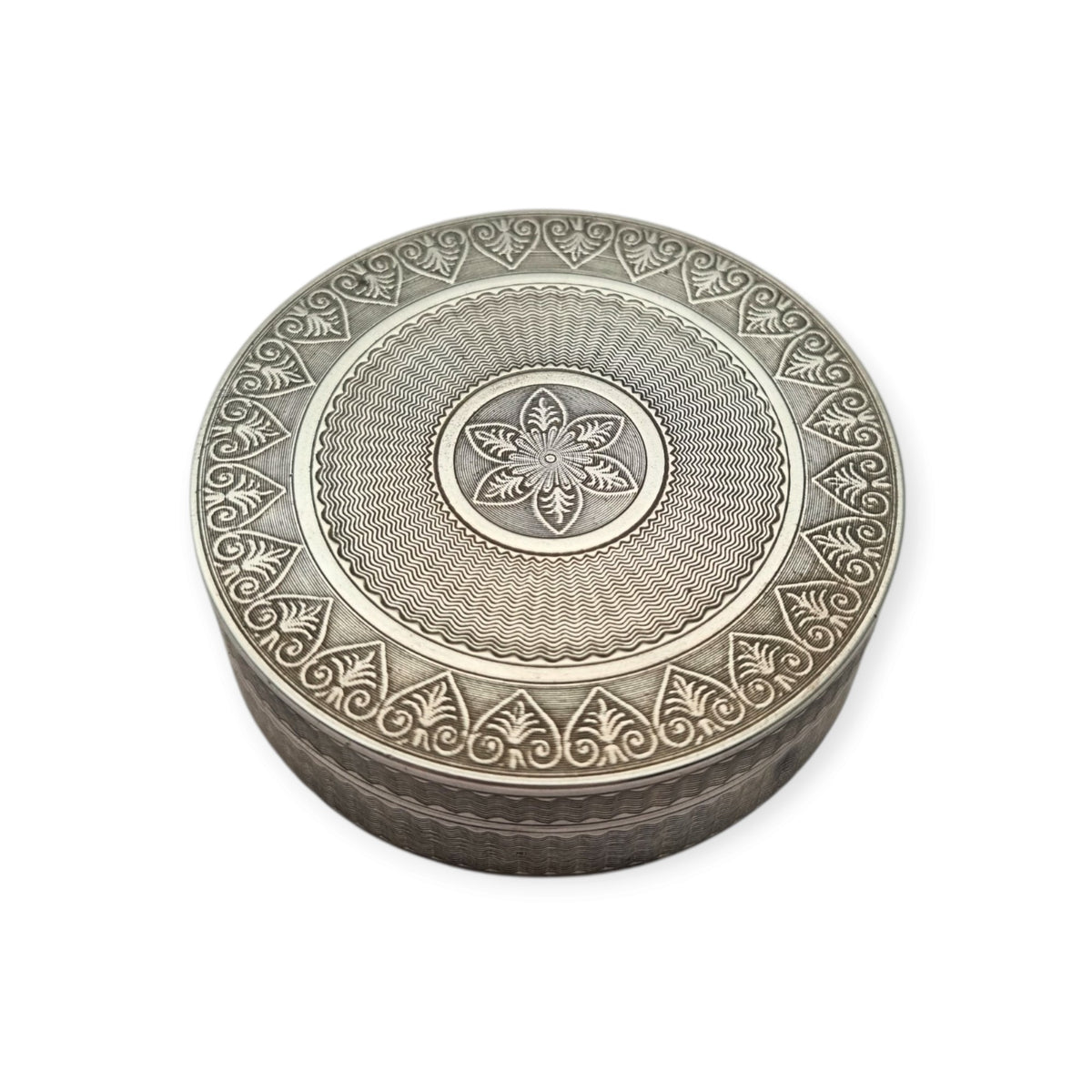 Caja Belle Epoque redonda francesa de plata guilloché de Albert Deflon, París, 1907–1920