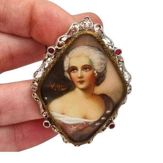 Victorian miniature painted brooch signed Vultur in silver and vermeil, circa 1880