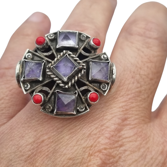 Escorcia .925 sterling silver ring from Mexico with amethysts and red details, circa 1990