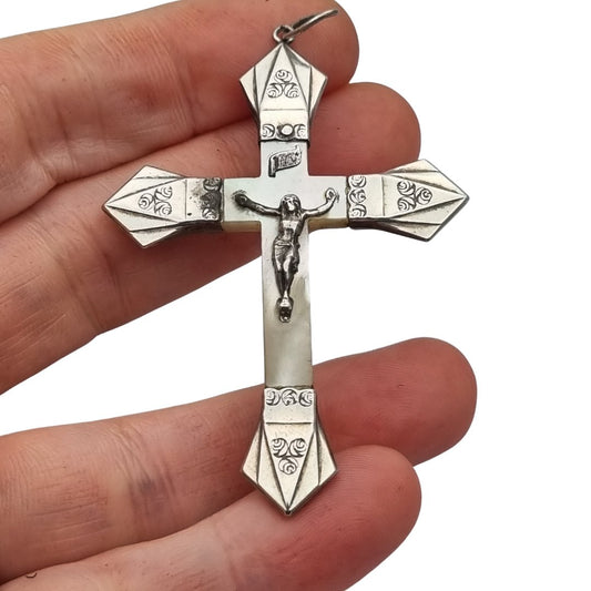 French Art Deco cross in mother-of-pearl and engraved silver circa 1920