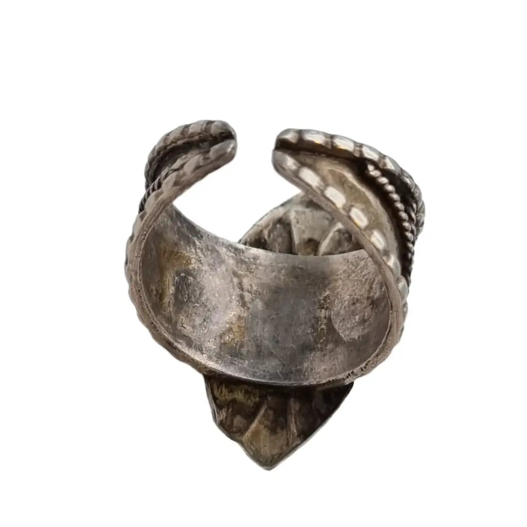 Anillo de plata rojo vintage para mujer estilo boho y ajustable.