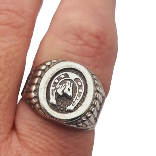 Anillo sello de caballo y herradura plata 925 joyería italina.
