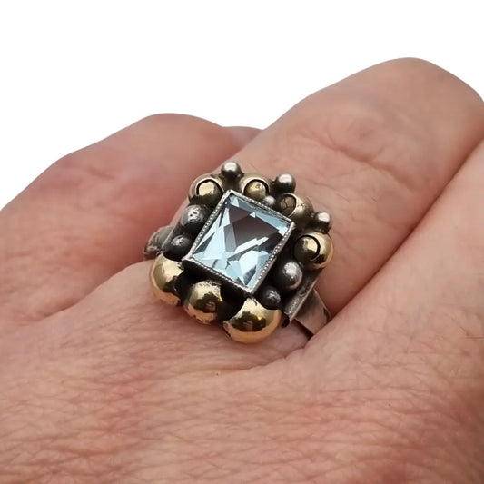 Anillo Art Déco Catalán en Plata y Oro con Aguamarina Simulada. Años 40.