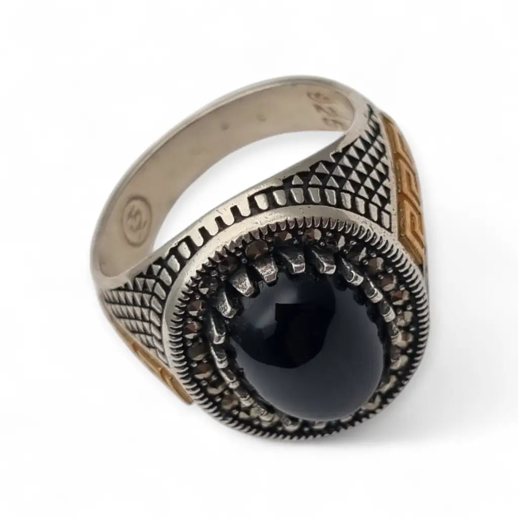 Anillo de hombre vintage en plata 925 con ónix negro cabujón y detalles greca