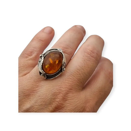 Anillo vintage de plata con ámbar ovalado estilo Art Nouveau los años 70