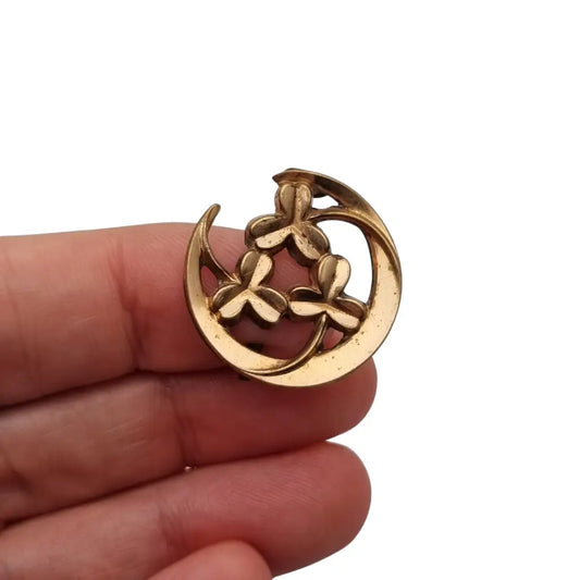 Broche antiguo art nouveau tréboles y luna creciente metal color dorado