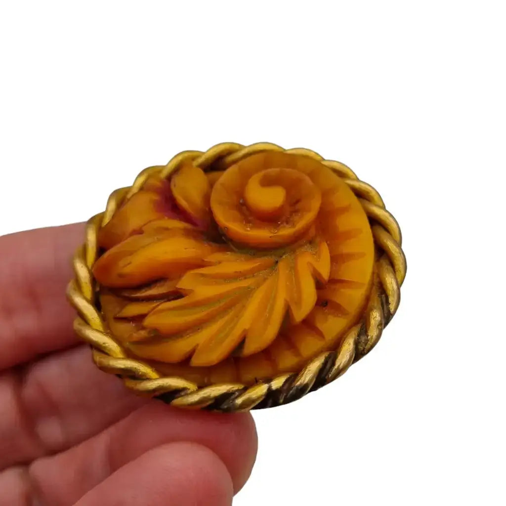 Broche de flor celuloide tallado para mujer espiral floral.