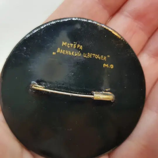 Broche popular de rusia. laca rusa. Joyas rusas.