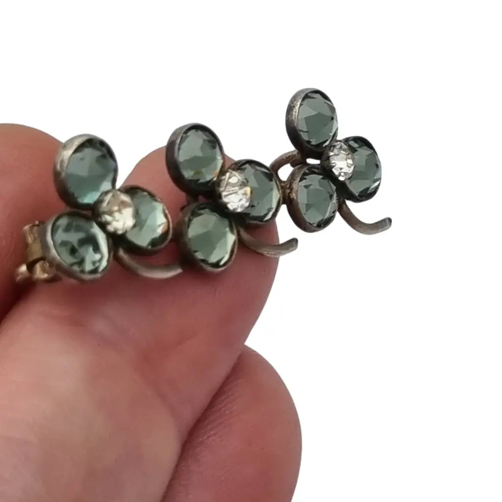 Broche Victoriano antiguo de trébol en plata símbolo buena suerte 1900.