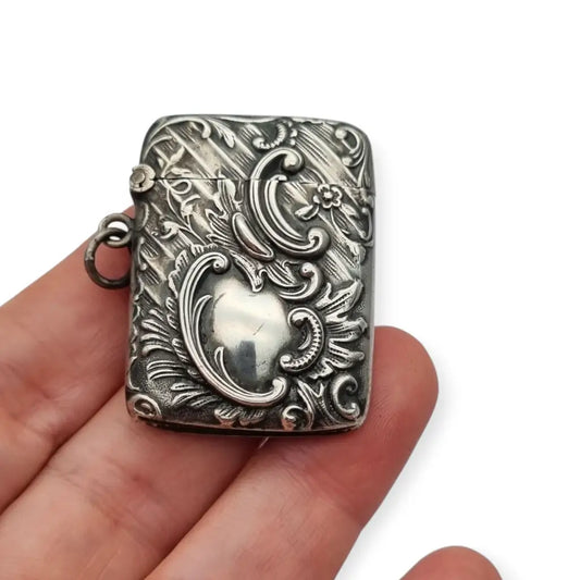 Caja antigua Vesta Art Nouveau en plata 800 repujada alemana sello Luna