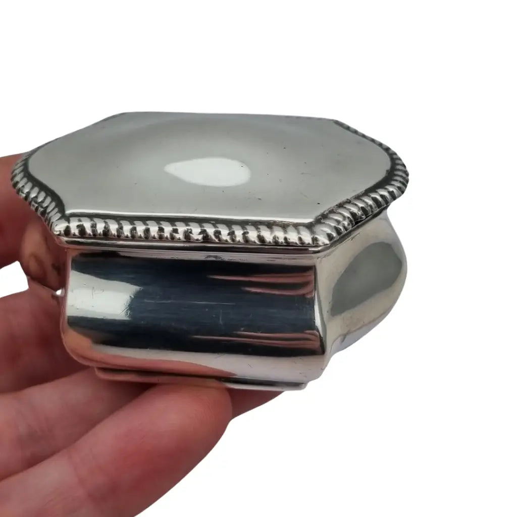 Caja inglesa de plata ley eduardiana 1919 forma poligonal