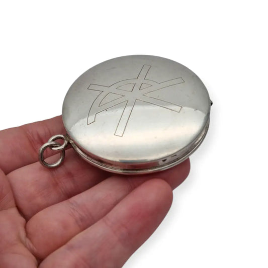 Caja porta viático antigua en plata 925 hostiario vintage con símbolo cristiano