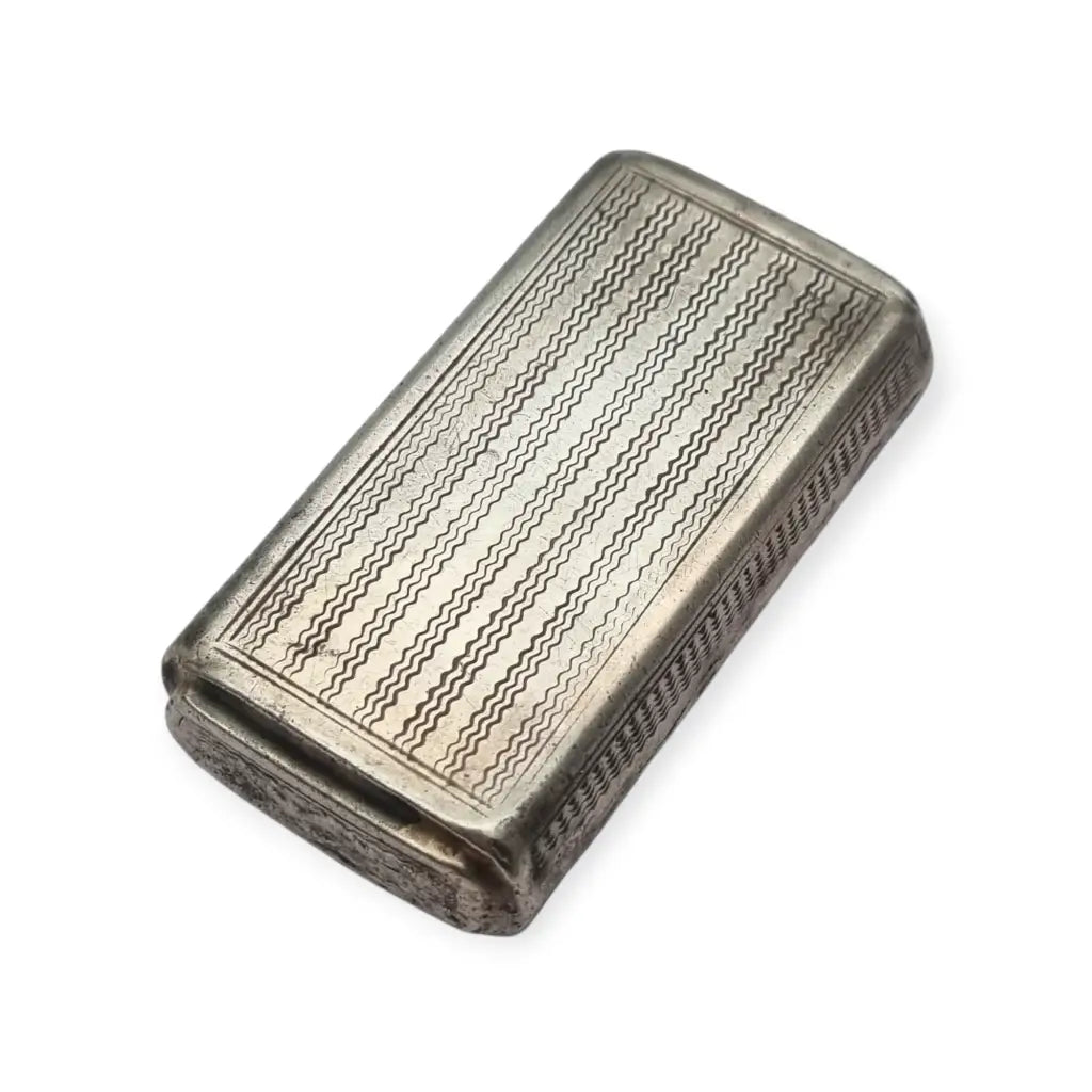 Caja de rapé antigua francesa en plata grabada con monograma y bisagra Circa