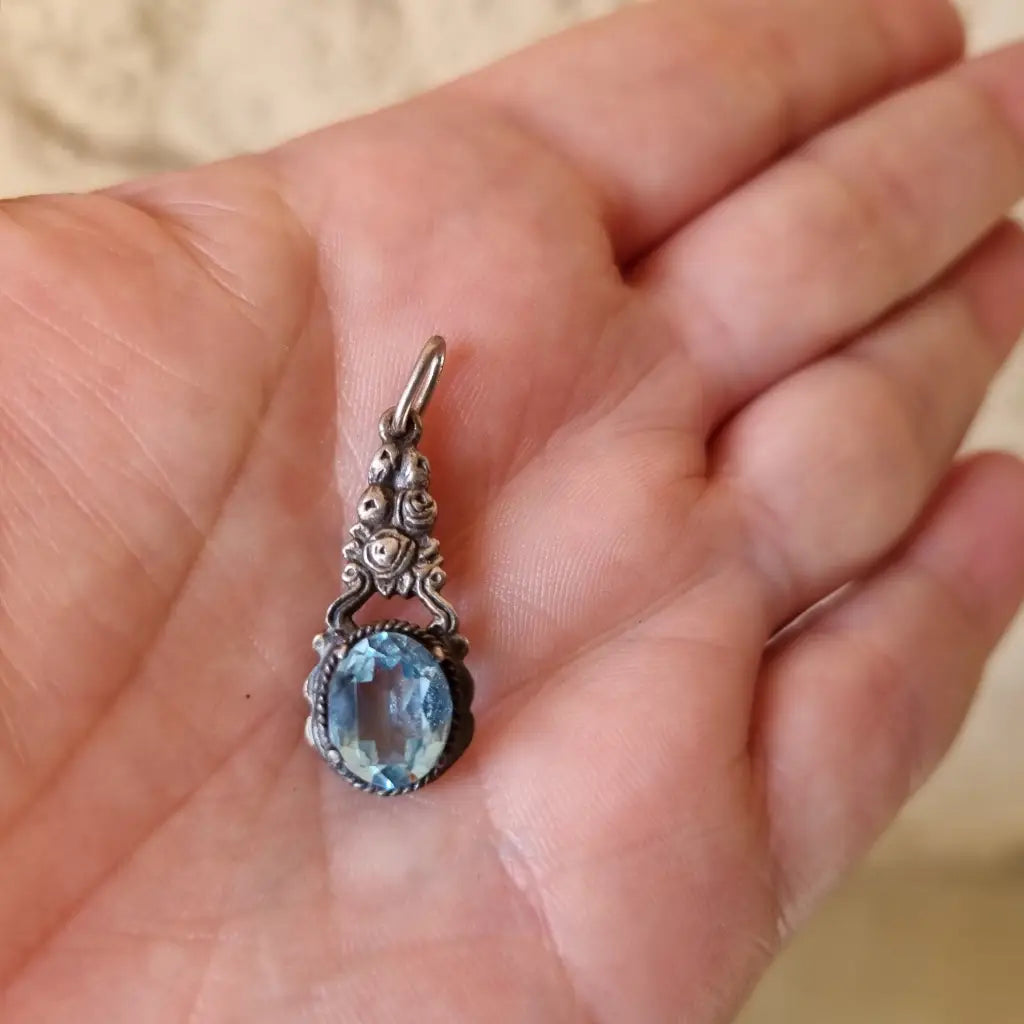 Colgante de plata art nouveau colgante 925. Piedra azul circa 1950.
