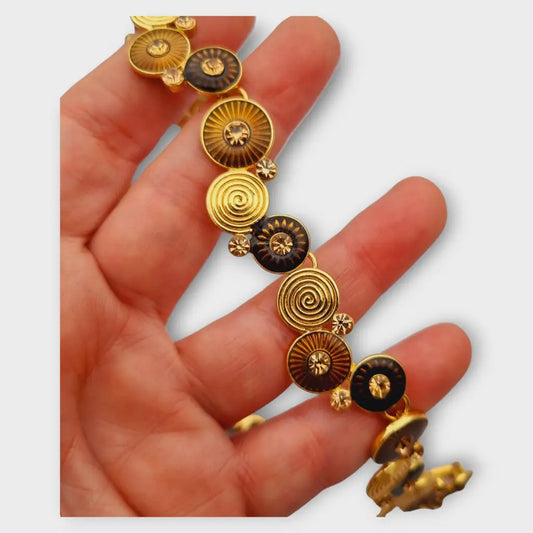 Collar dorado con esmalte y pedrería para mujer gargantilla en tonos marrones