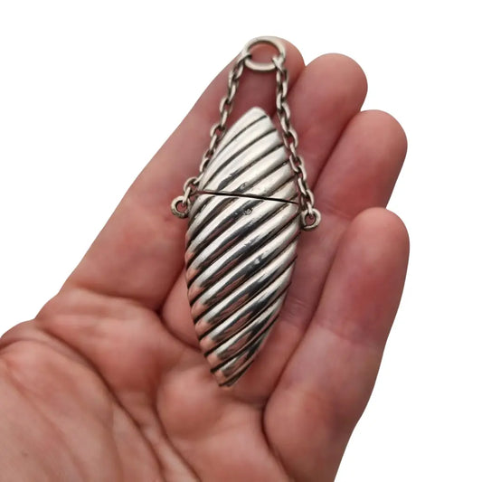 Frasco de perfume victoriano para chatelaine plata acanalado con forma