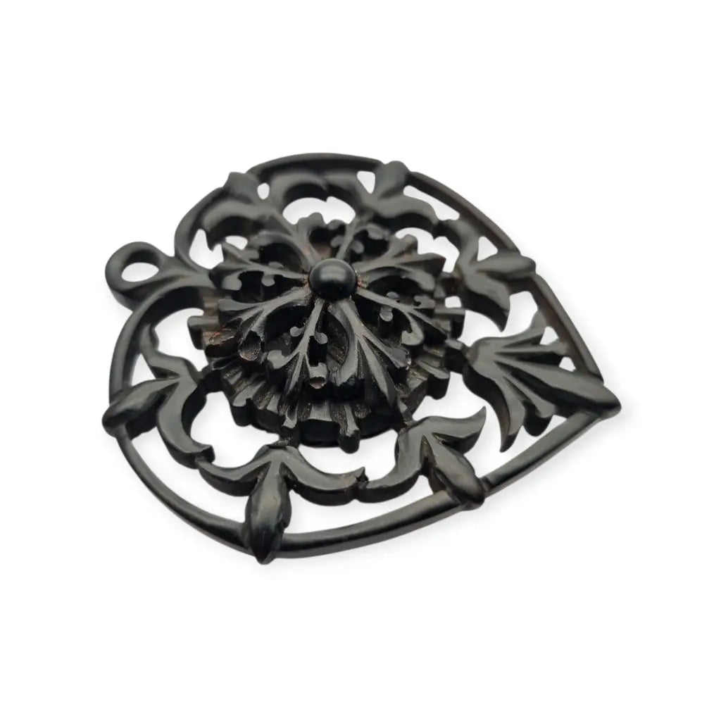 Guardapelo de Corazón Victoriano en Baquelita Negra Calada Colgante Joyería