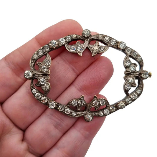 Broche art déco francés con pedrería blanca facetada para mujer.