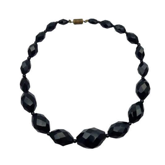 Gargantilla de abalorios facetados azabache francés para mujer.