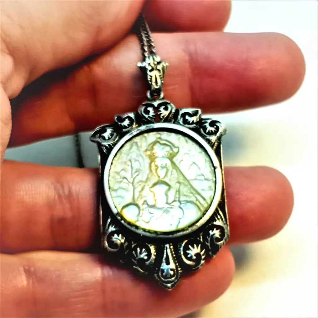Medalla religiosa art deco medalla grabado religioso nacar religiosa.