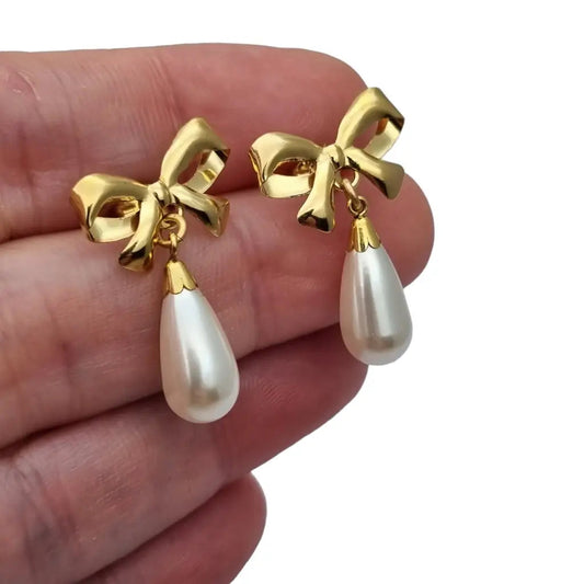 Pendientes de lazo perlas en forma lágrima capas oro novedades