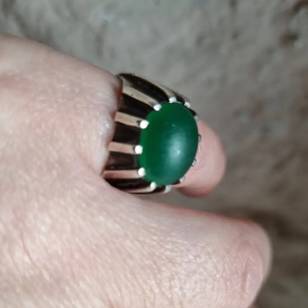 Anillo de plata vintage para mujer con piedra verde joyería boho.