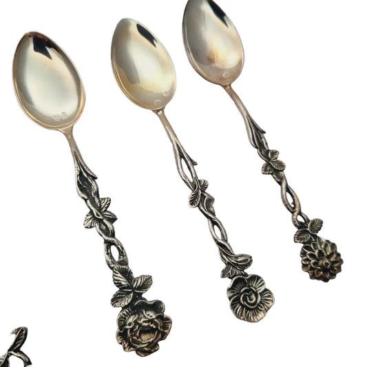 Set de cucharas antiguas plata decoradas con flores menaje vintage.