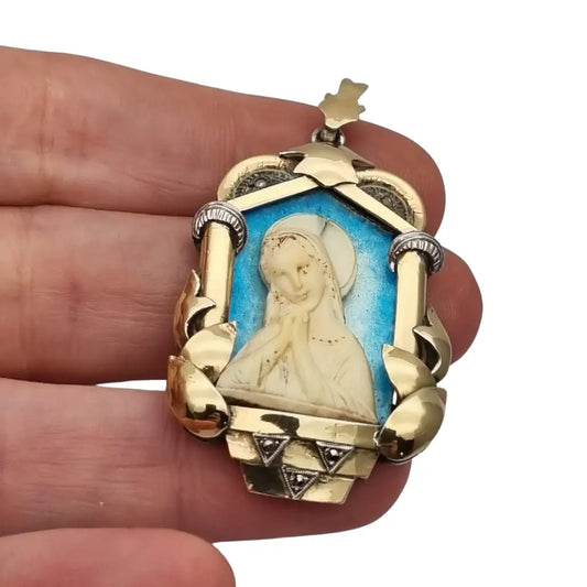 Medalla art déco década de 1930 con la virgen maría en plata oro y esmalte