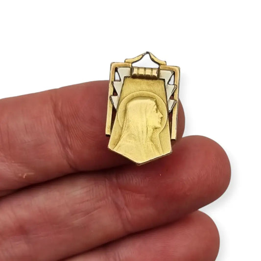 Medalla religiosa Art Déco antigua con Virgen en latón dorado contraste años