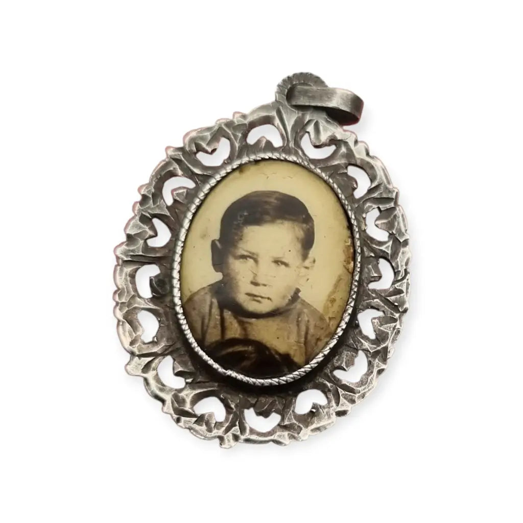 Medallas antigua con retratos de plata calada formato ovalado estilo