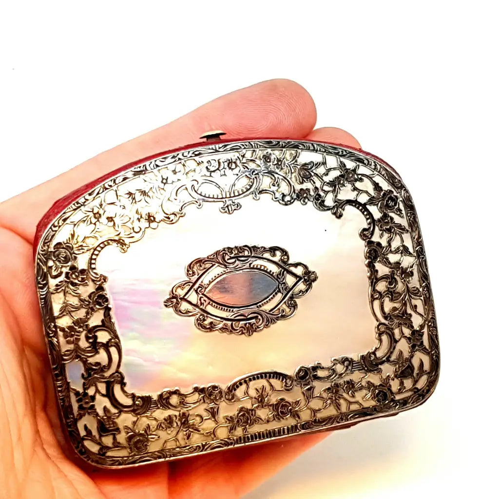 Monedero antiguo Victoriano de plata calada y nácar XIX pieza colección.