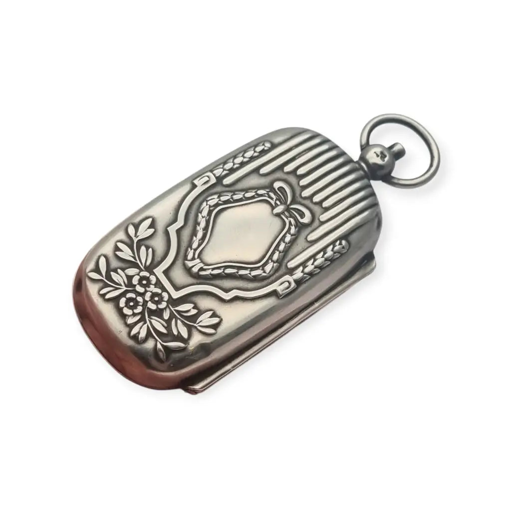 Monedero colgante Art Nouveau de plata grabada con doble compartimento interior