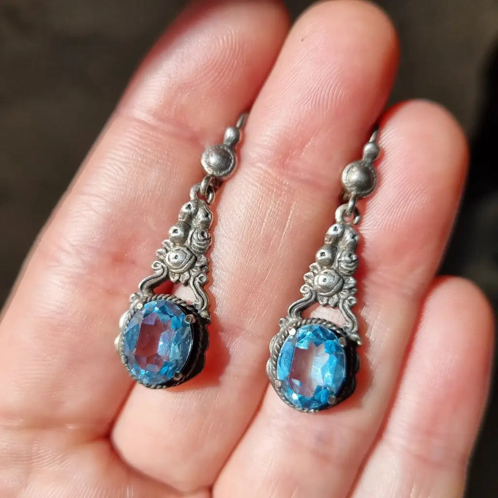 Pendientes lágrima de plata art nouveau 925 y piedra azul.