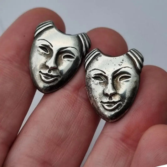 Pendientes de plata con caras estilo máscara diseño artístico vintage hechos