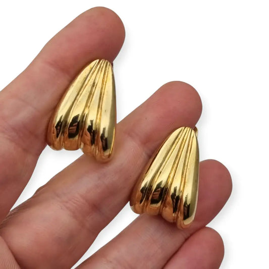 Pendientes vintage dorados en plata 925 diseño acanalado estilo 80s retro.