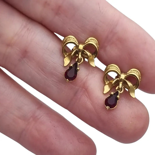 Pendientes vintage en metal dorado forma de lazo con colgante lágrima años