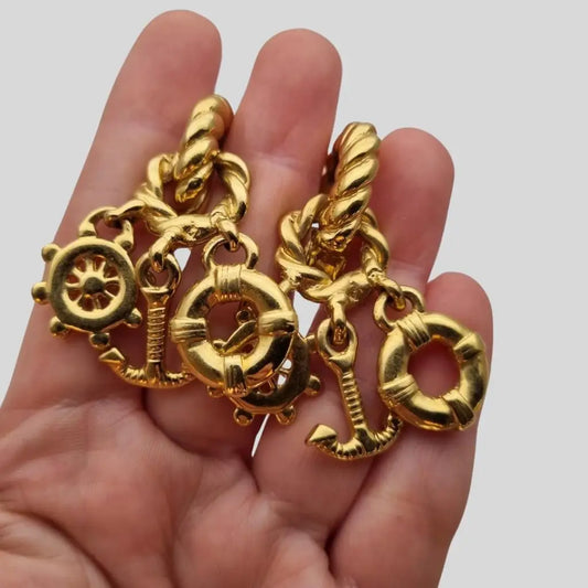 Pendientes vintage de oro con charms náuticos estilo marinero joyería retro