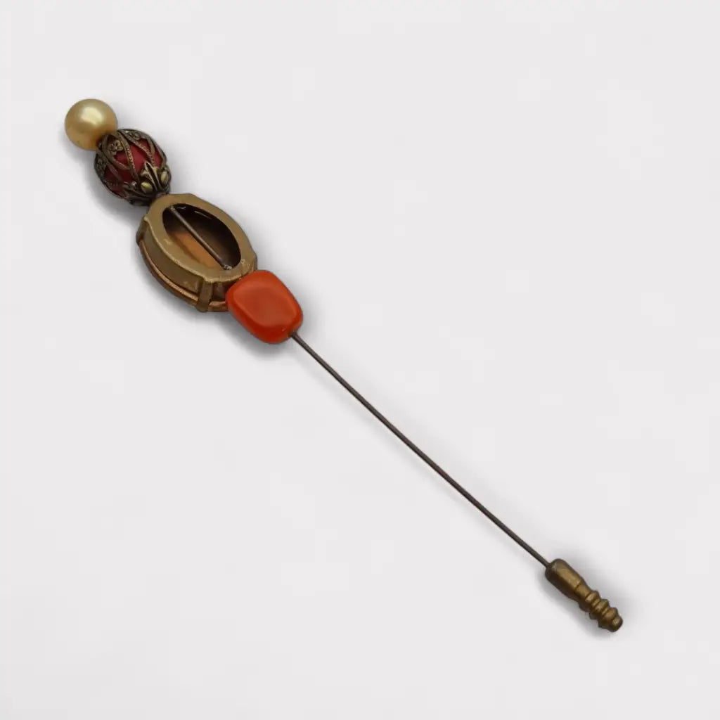 Pin vintage Art Decó con ilustración de bañista y sombrilla perlas sintéticas