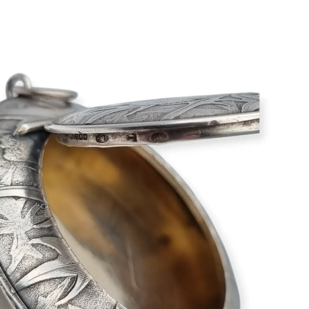 Polvera redonda de plata Art Nouveau con grabado cardos para coleccionista