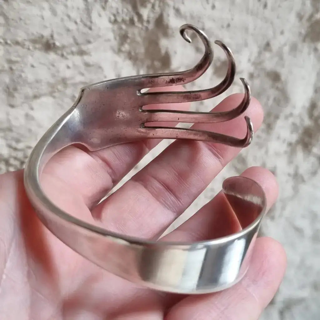 Pulsera tenedor de plata antigua. Platería rovira sanosa. Barcelona. Circa 1940.