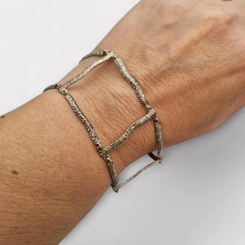 Pulsera Tous en plata 925 texturizada con diseño de eslabones para mujer