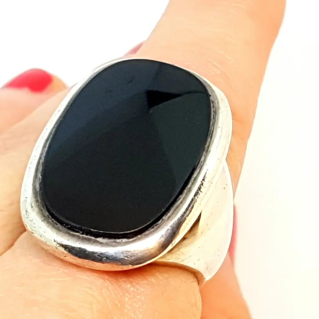 Anillo vintage de diseño para mujer con ónix joachim s’paliu.