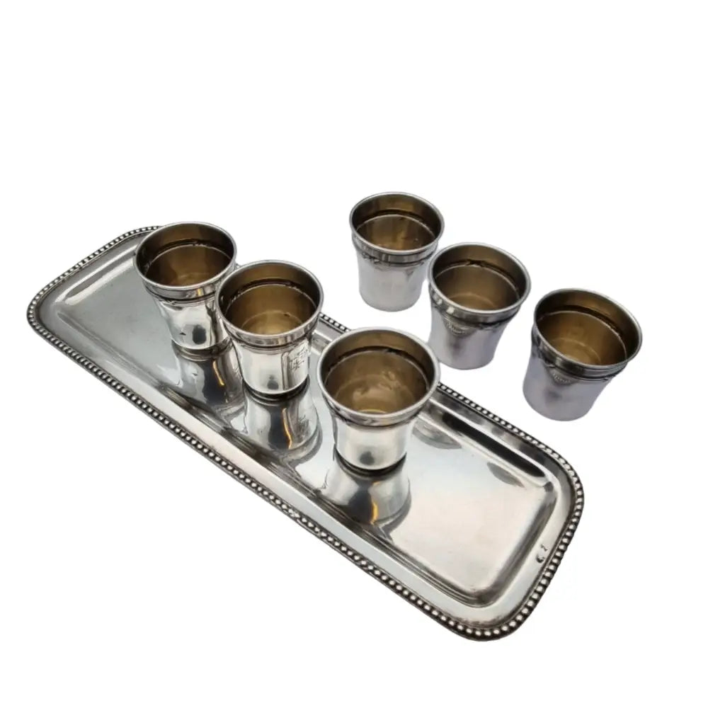 Juego de seis copas licor plata ley con bandeja platería antigua.