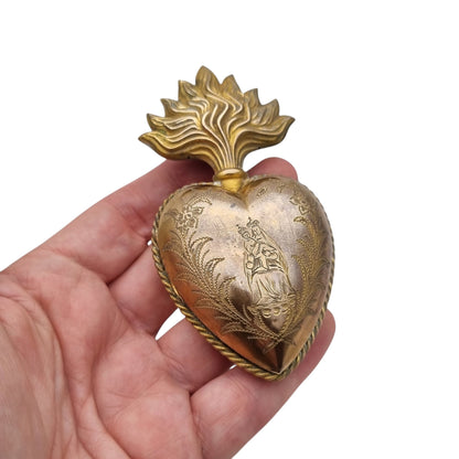 Exvoto mariano antiguo, corazón dorado de devoción, Francia probable, siglo XIX