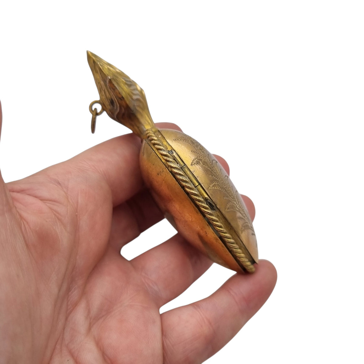 Exvoto mariano antiguo, corazón dorado de devoción, Francia probable, siglo XIX