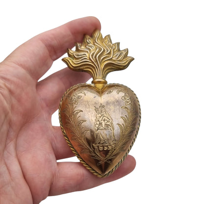 Exvoto mariano antiguo, corazón dorado de devoción, Francia probable, siglo XIX
