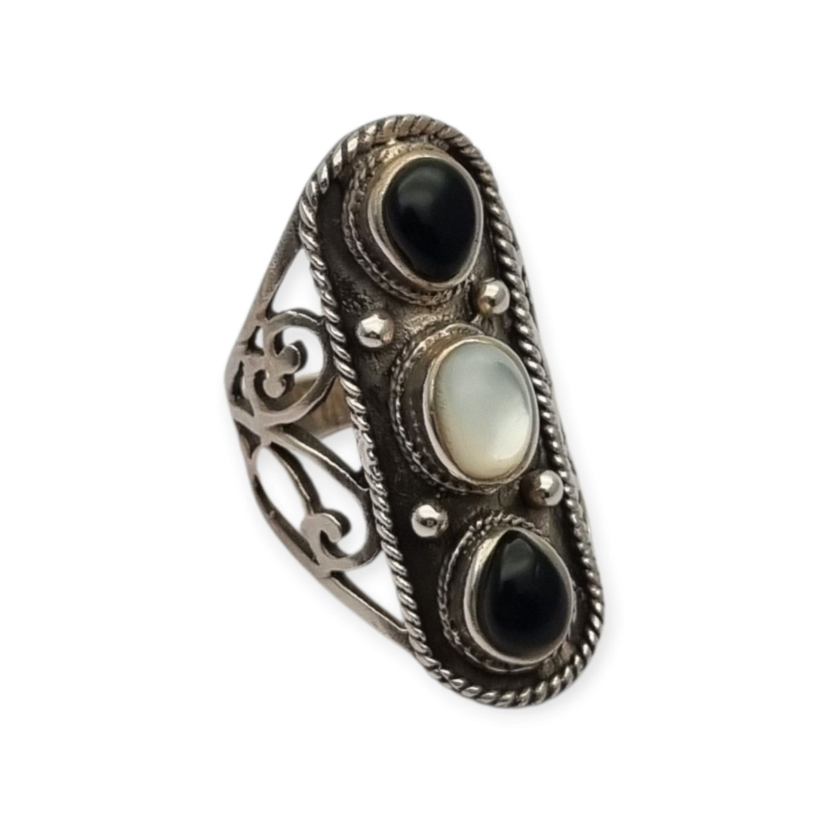 Vintage Spanish 925 silver boho style ring with onyx and mother-of-pearl, 1980s