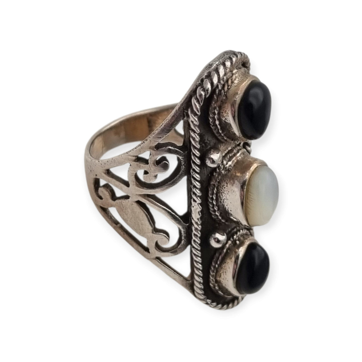Vintage Spanish 925 silver boho style ring with onyx and mother-of-pearl, 1980s