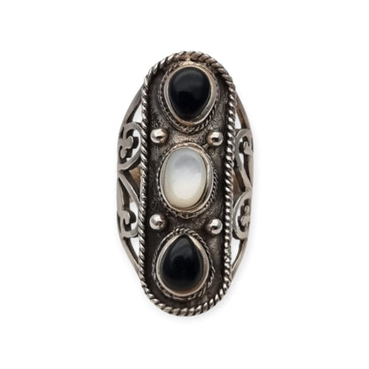 Vintage Spanish 925 silver boho style ring with onyx and mother-of-pearl, 1980s