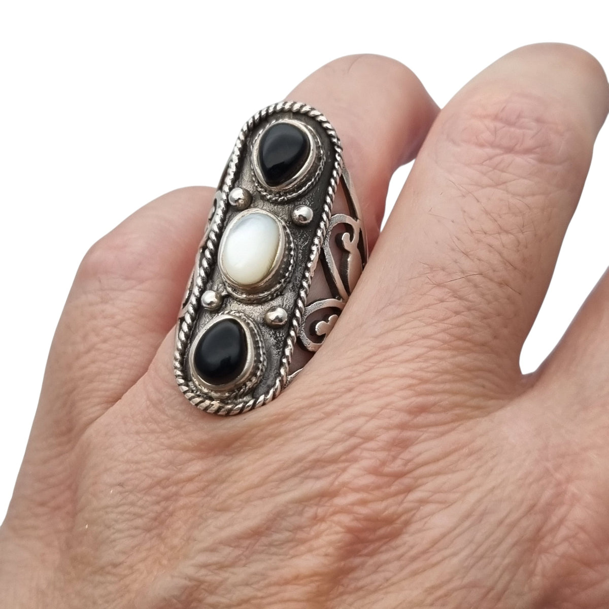 Vintage Spanish 925 silver boho style ring with onyx and mother-of-pearl, 1980s